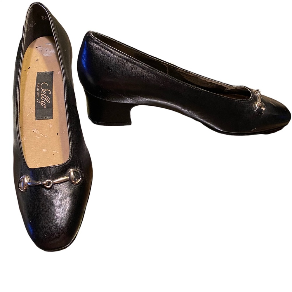 Shelby Comfort Flex Black Shoes with Heel 8. 1/2 B/2A New Never worn.